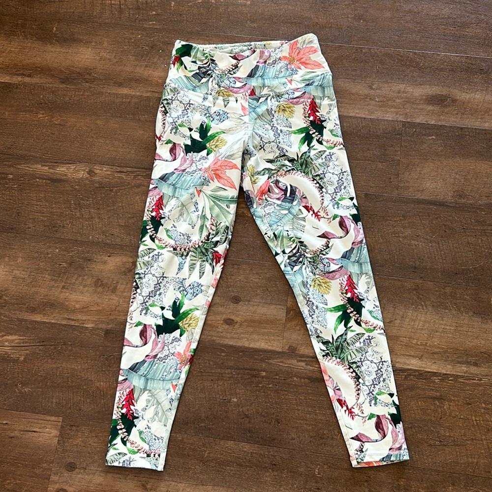 BCBGMAXAZRIA Tropical Floral Leggings. Size M